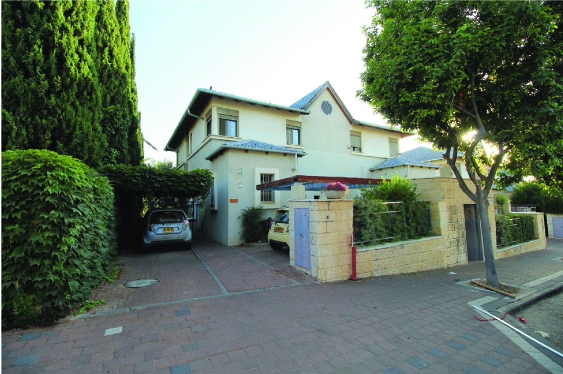 SemiAttached Home in Buchman Modiin for sale