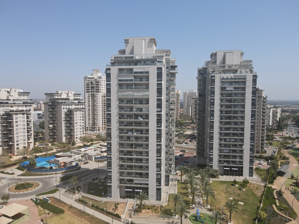 How much are homes sold for in Israel?