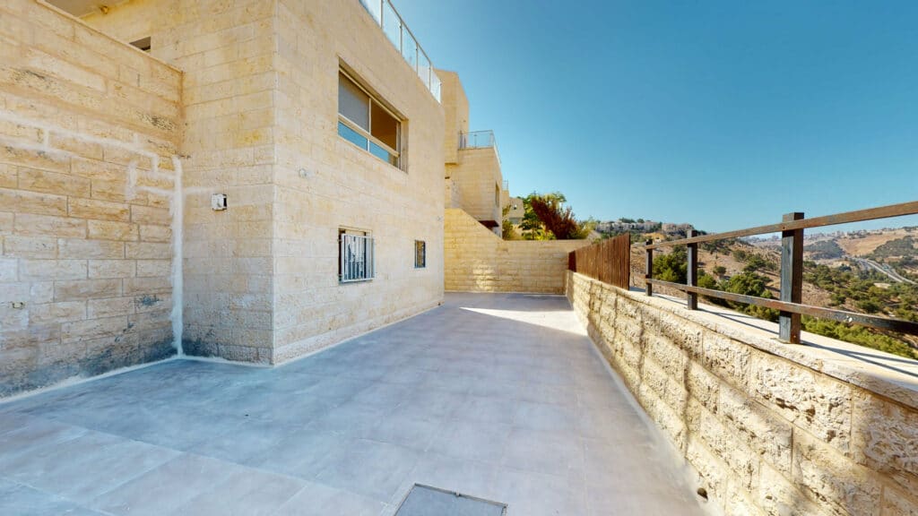 Home in Ma'ale Adumim