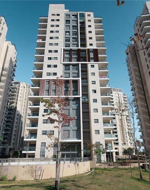 apartment in building in Tel Aviv