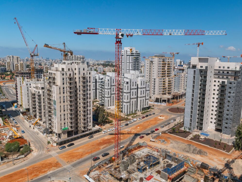 Complex Isarael Rio Housing Prices in Israel Stabilize: 0.1% Rise, Annual Increase 6.4%